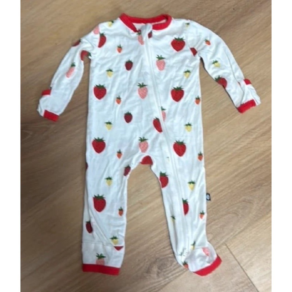 Kyte Baby Strawberry Bamboo Rayon Footie Sleeper White Red 0-3 Months